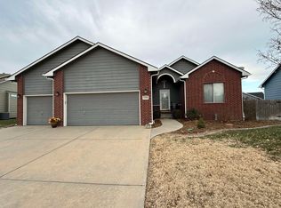 1318 E Woodbrook St, Derby, KS 67037