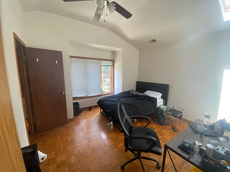 739 S Claremont Ave — Photo 19