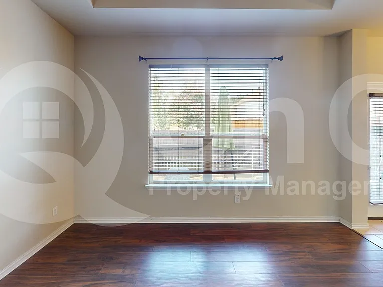 4651 Penelope Ln — Photo 5