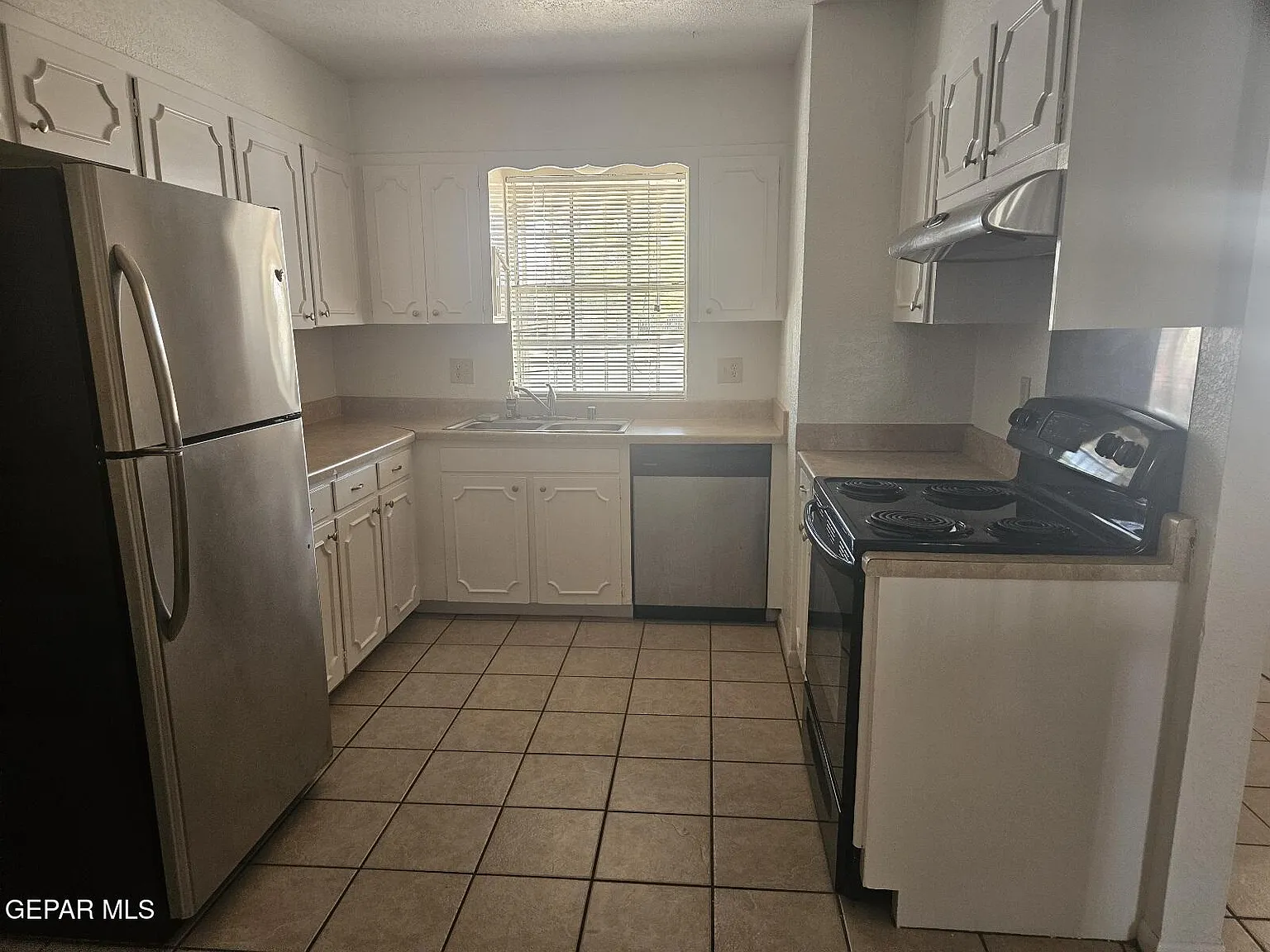 2 bed, 2.0 bath, 1100 sqft, $1,200 — Photo 3