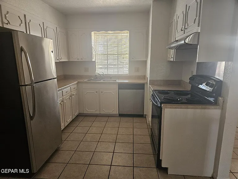 6832 Escondido Dr #B — Photo 3