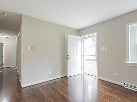 4th image of 9114 Prestondale Ave