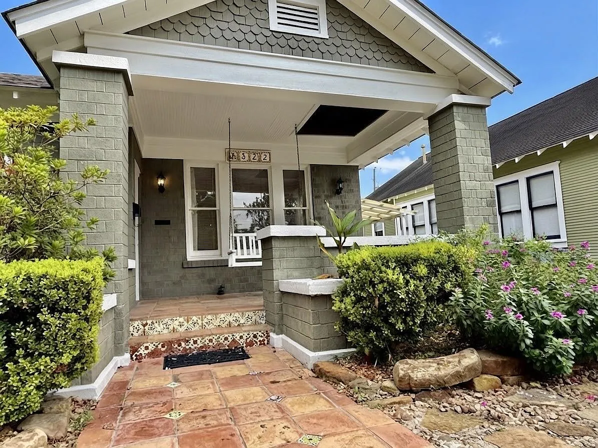 2 bed, 1.0 bath, 1239 sqft, $2,500 — Photo 2