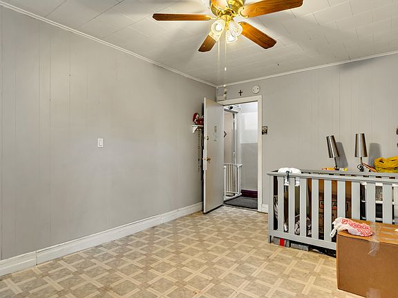 3rd image of 1126 Ward Ave