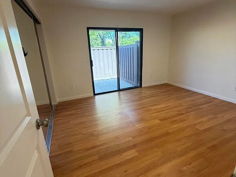 28835 Oakpath Dr — Photo 6