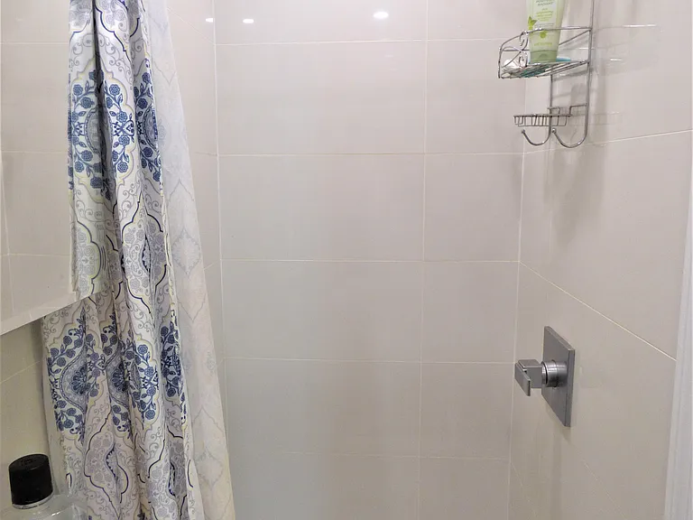 525 E 5th St #5R — Photo 5