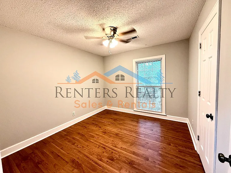 2105 Epworth Dr NE #F — Photo 9