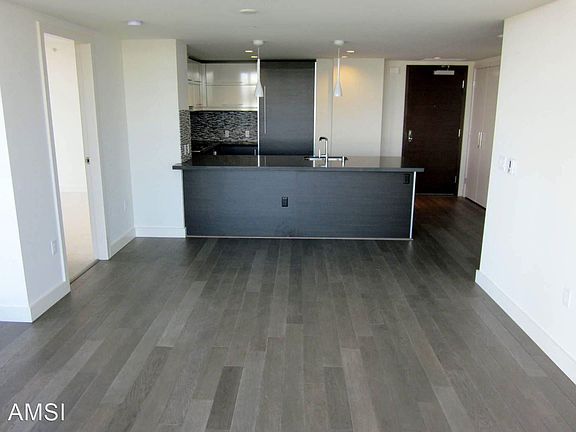 3rd image of 420 Mission Bay Blvd N #601