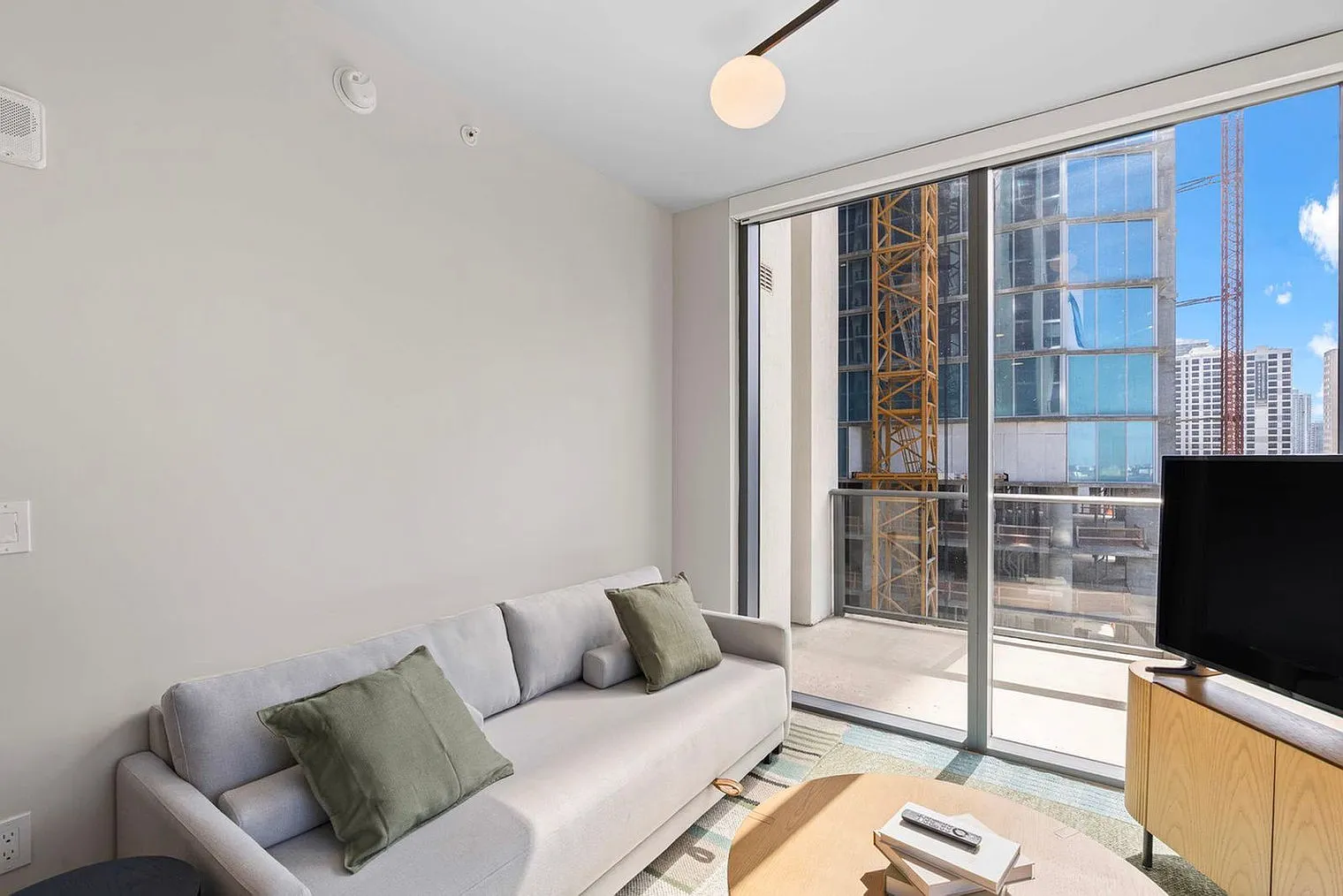 2 bed, 2.0 bath, 818 sqft, $3,501 — Photo 1