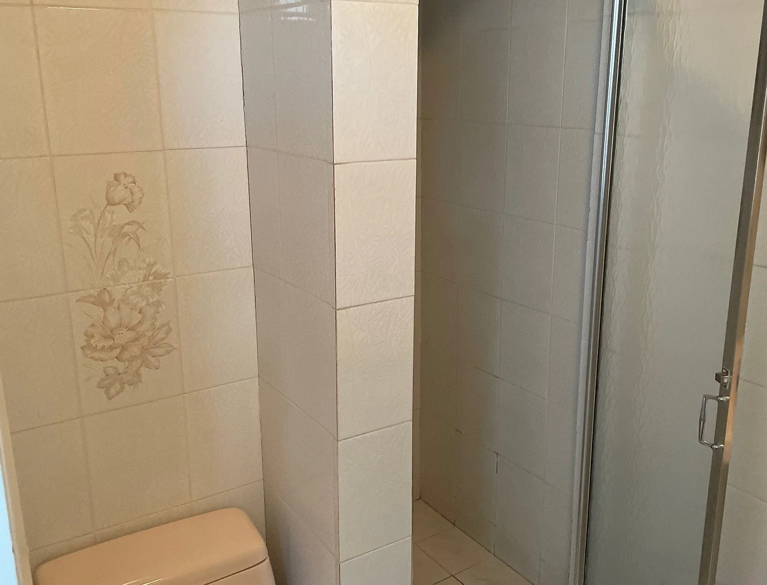 5 bed, 2080 sqft, $2,300 — Photo 3