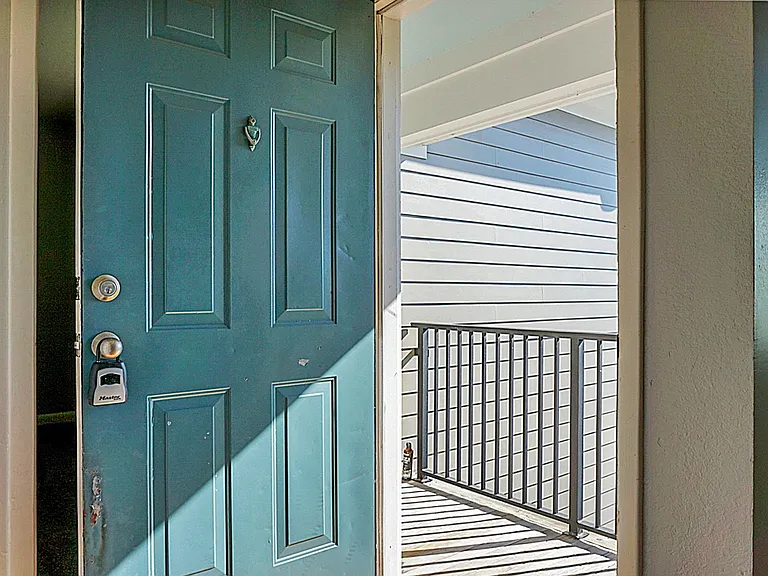 273 Alexandra Dr #11 — Photo 8
