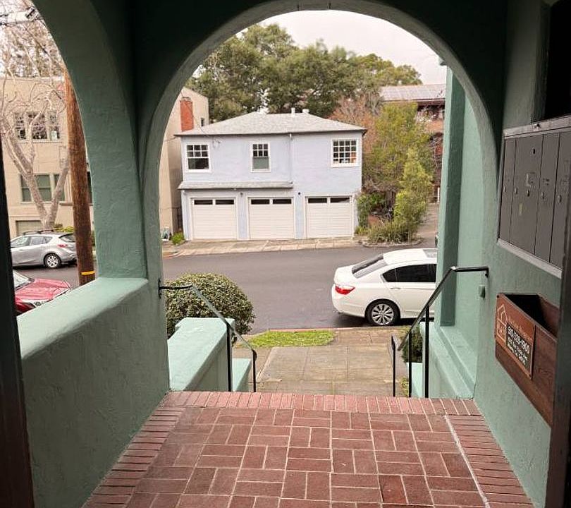 1st image of 2642 Derby St APT 1