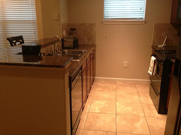 5th image of 907 Charo Pkwy Unit 921