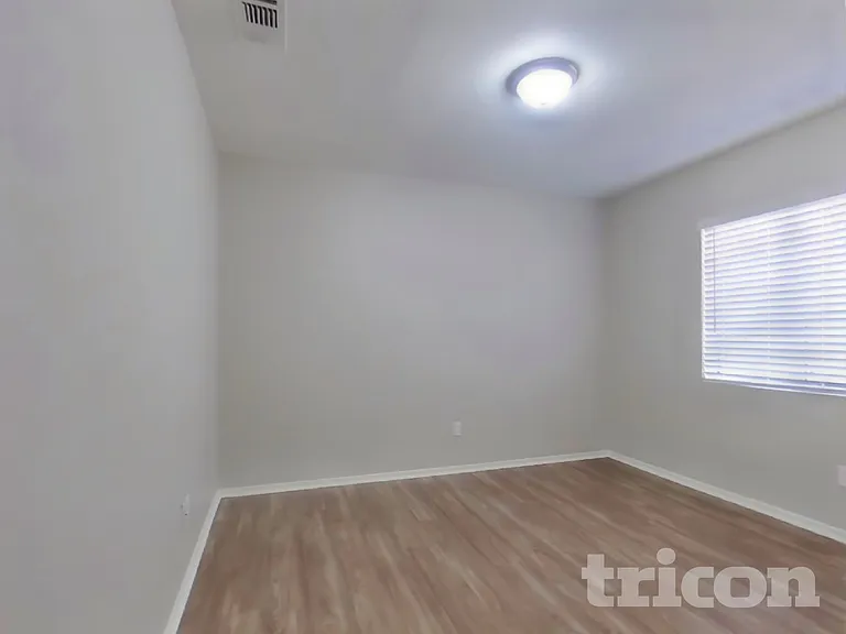 9215 W Sandra Ter — Photo 14