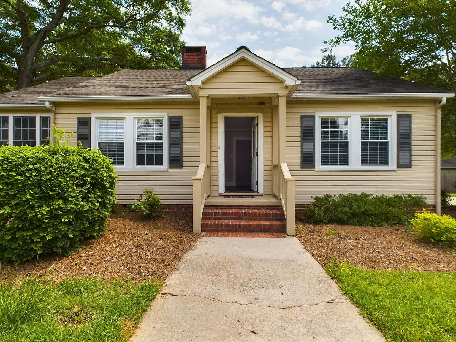 3 bed, 2.5 bath, 1718 sqft, $2,250 — Photo 1