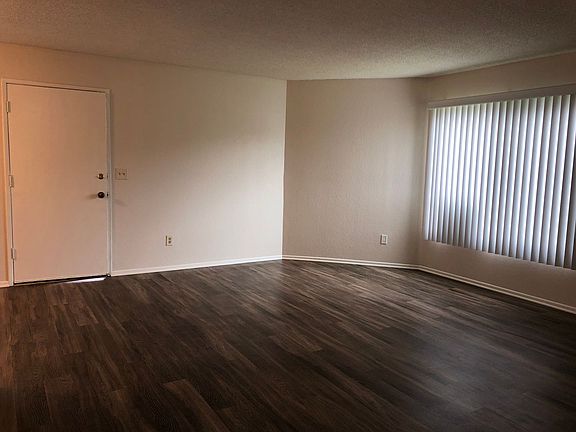 3rd image of 1021 Alabama St APT A