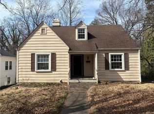 816 Knollwood St, Winston Salem, NC 27103