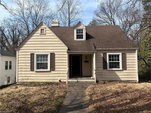816 Knollwood St, Winston Salem, NC 27103