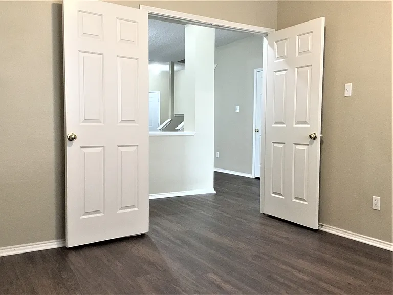 3361 Chapel Wood Ct — Photo 11