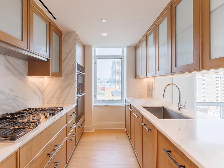 210 Warren St #23D — Photo 3