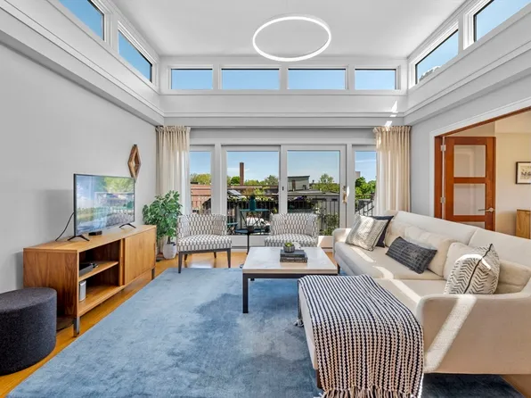 27 West St APT 8, Cambridge, MA 02139