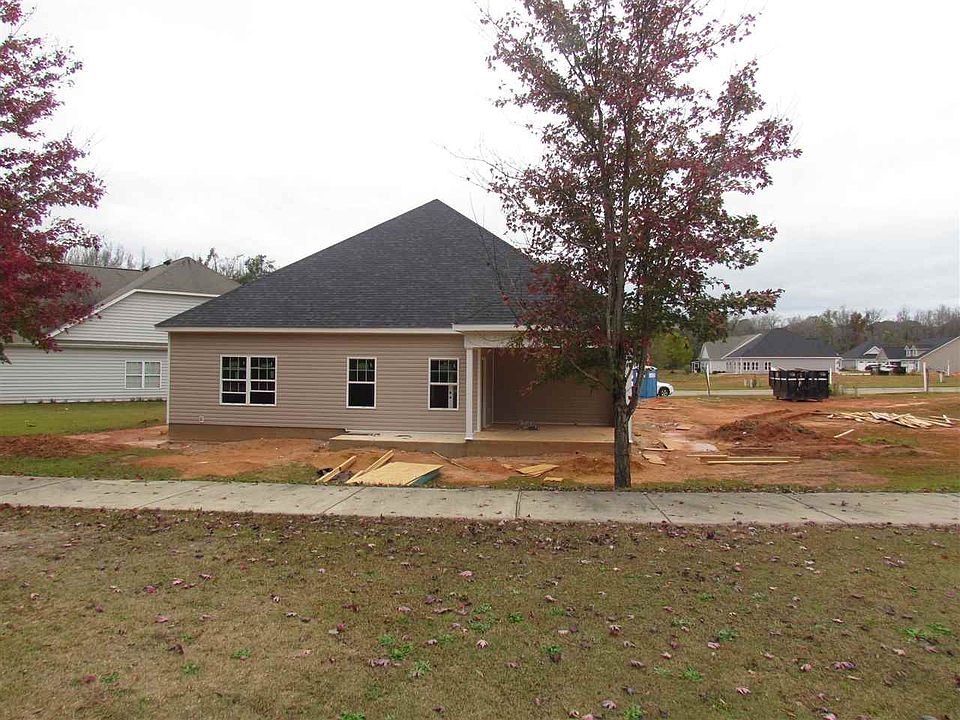 2nd image of 150 Fairway Oaks Dr