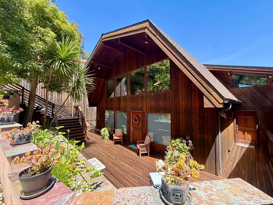 35 Linda Vista Dr