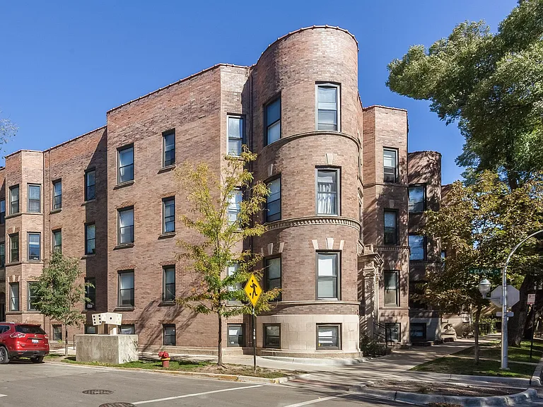 Maynard At Elaine Place — Photo 18