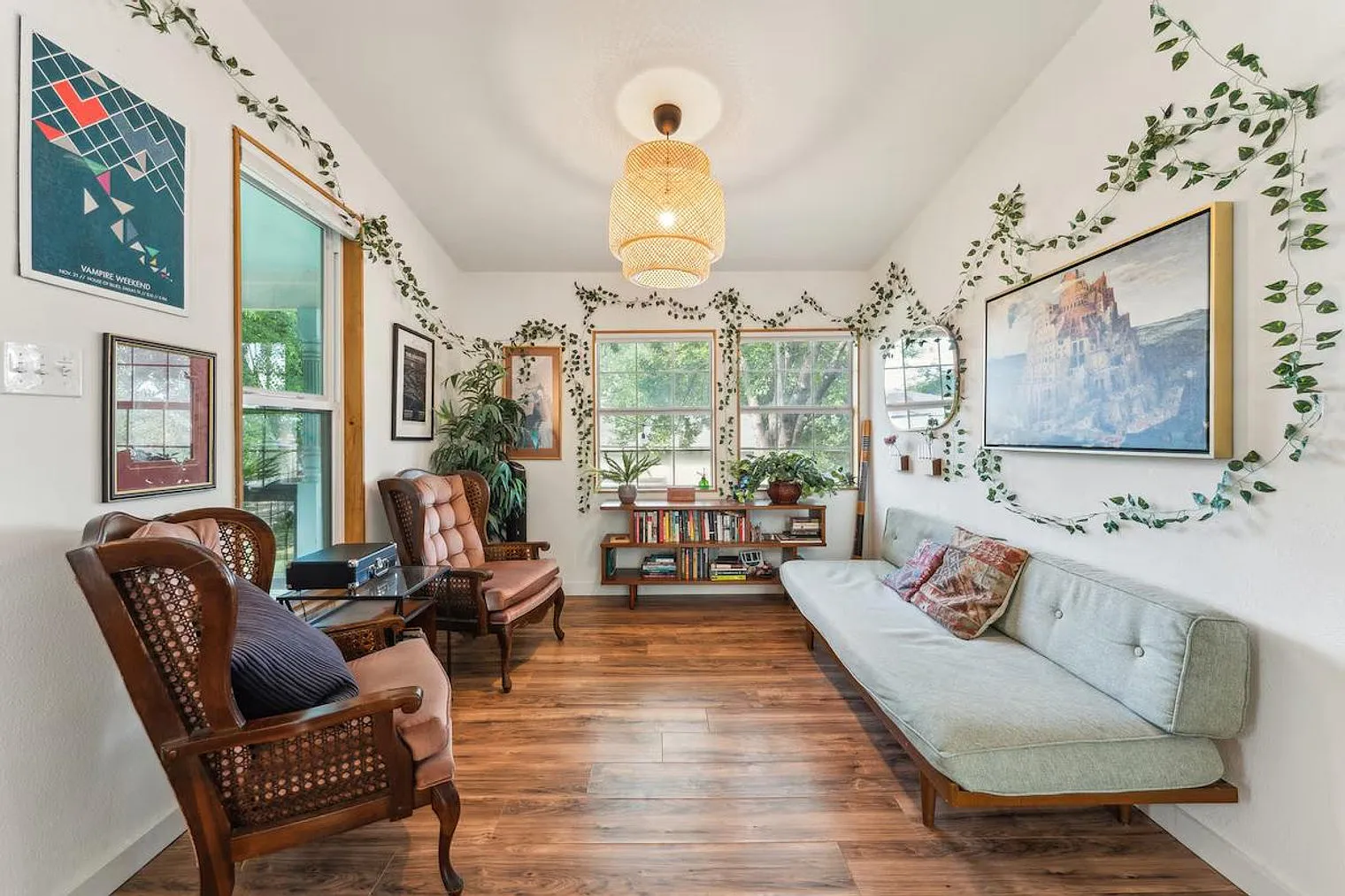 3 bed, 2.0 bath, $9,224 — Photo 1