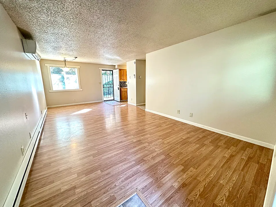 7-1727 NW Wall St #7