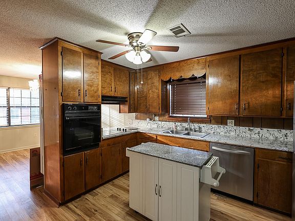 4th image of 409 Mockingbird Ln