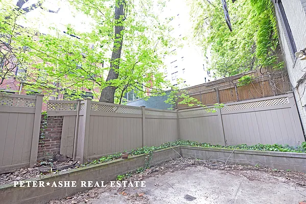 Rented by Peter Ashe | media 9