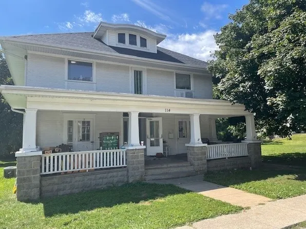 114 E Lincoln St, Saybrook, IL 61770