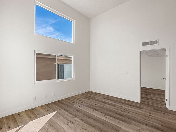 3rd image of 321 S Berendo St APT 305