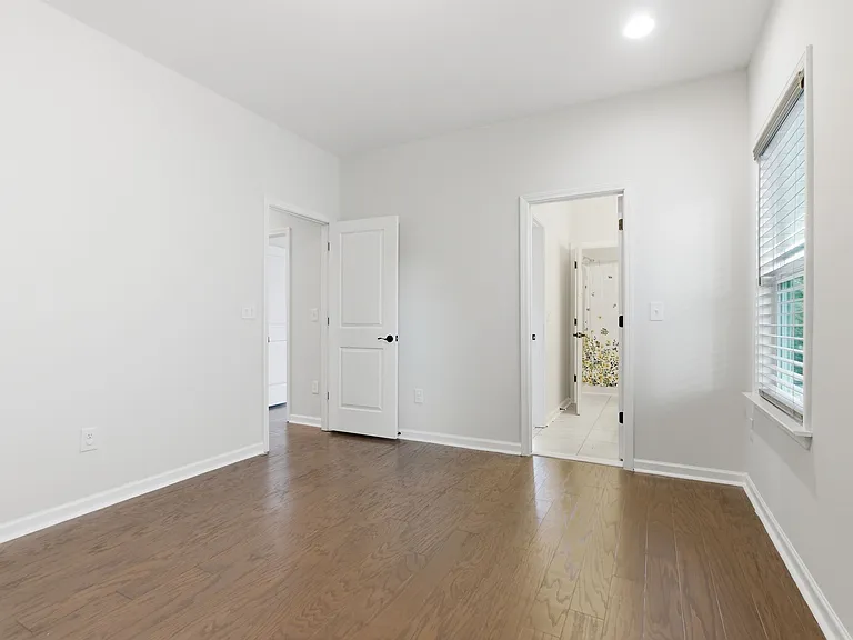 721 Vine Pond Ct — Photo 27