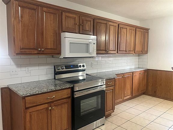 2nd image of 9917 Essex Ave