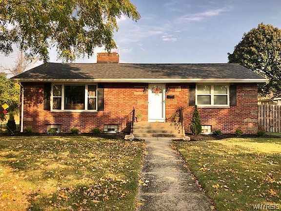 2nd image of 126 Oakwood Dr