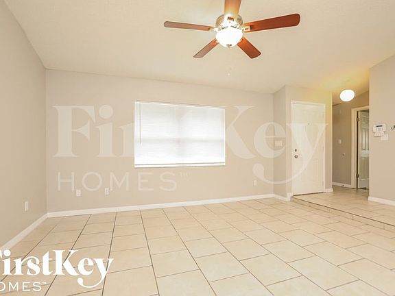 3rd image of 2045 Houndslake Dr