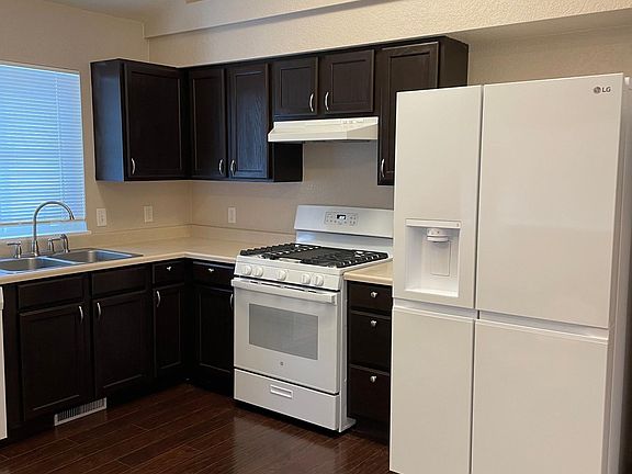 2nd image of 4711 Adalaide Ln