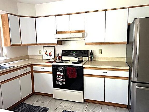 4th image of 1530 Siller Ter