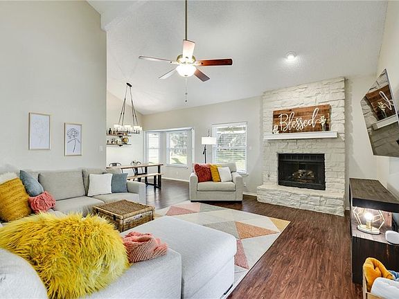 5th image of 2400 Creek Bend Cir