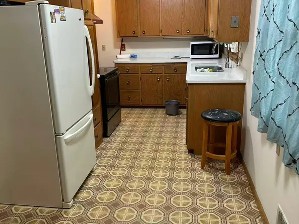 1604 66th Ave NE, Fridley, MN 55432