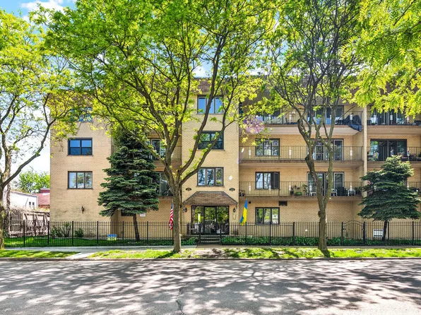 2221 W Superior St APT 306, Chicago, IL 60612