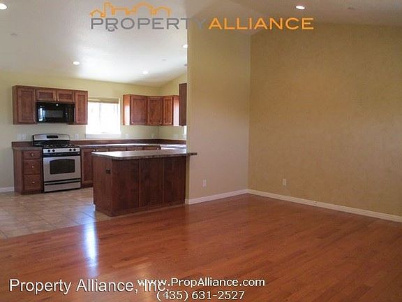 3rd image of 4270 W Sunrise Dr