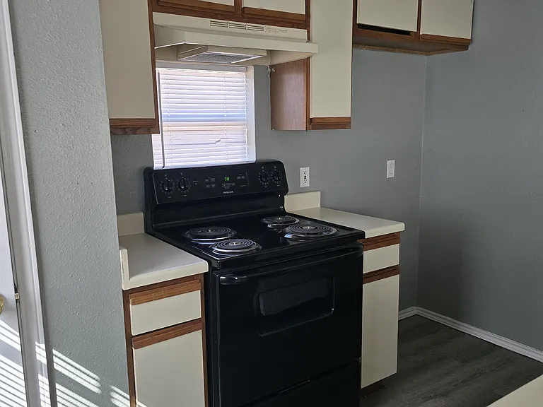 306 SE Railroad St #NA — Photo 6