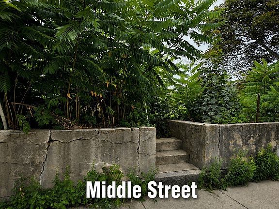 4th image of 68 Middle St