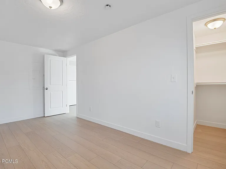 2389 N Wildwood Ln — Photo 30