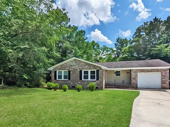 1245 Redeemer Dr, Hanahan, SC 29410