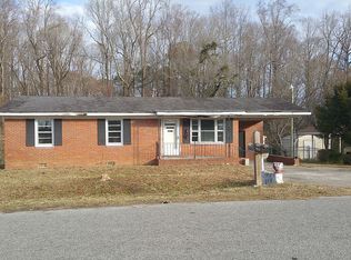 3736 Long Branch Dr, Greenville, NC 27834