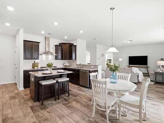 3rd image of 9978 Winged Elm St